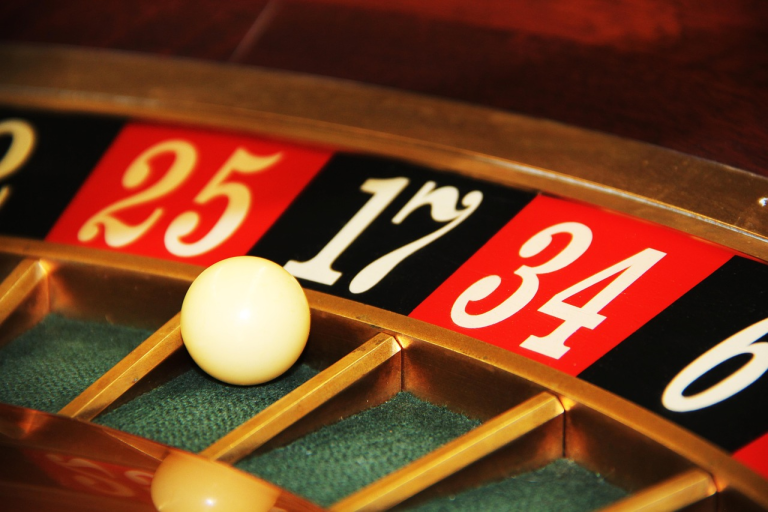 Online Vs. Traditional Casino Games