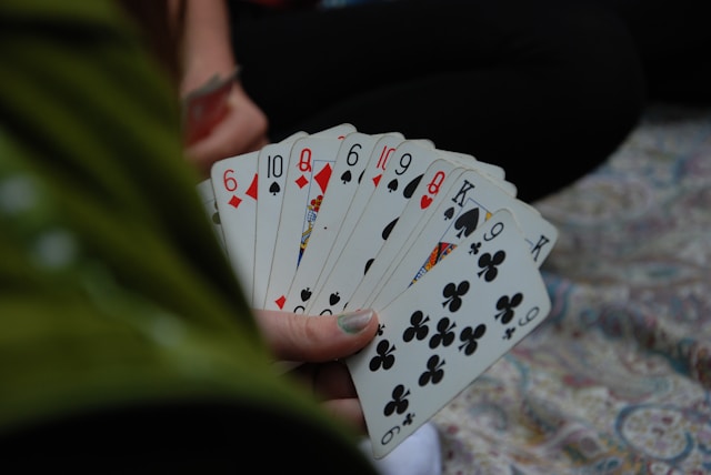 How To Play Tongits Online